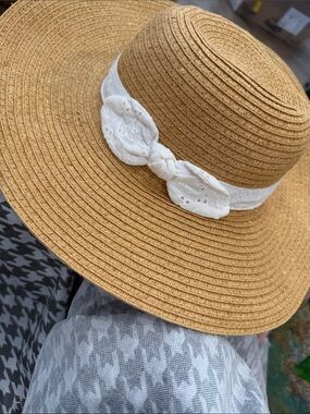 Straw Sun Hat with White Bow - kids Summer Beach Hat